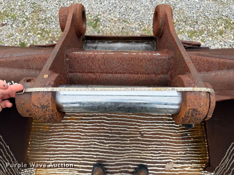 image for item DU1449 Pierce excavator bucket