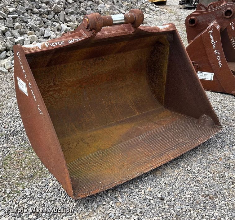 image for item DU1451 Pierce excavator bucket