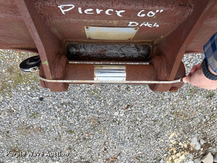 image for item DU1451 Pierce excavator bucket