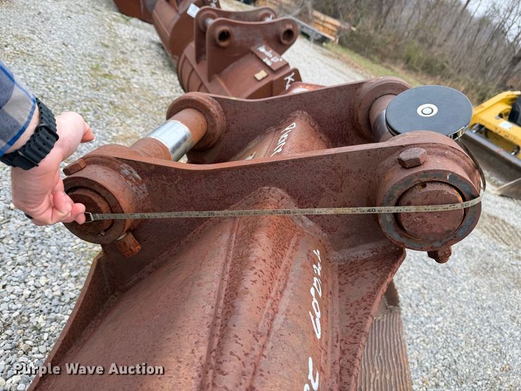 image for item DU1451 Pierce excavator bucket