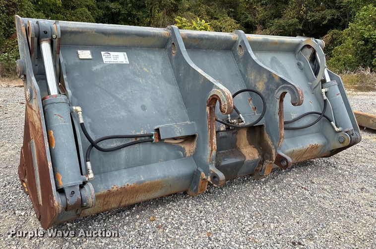 image for item DU1457 JRB 744J wheel loader four-in-one bucket