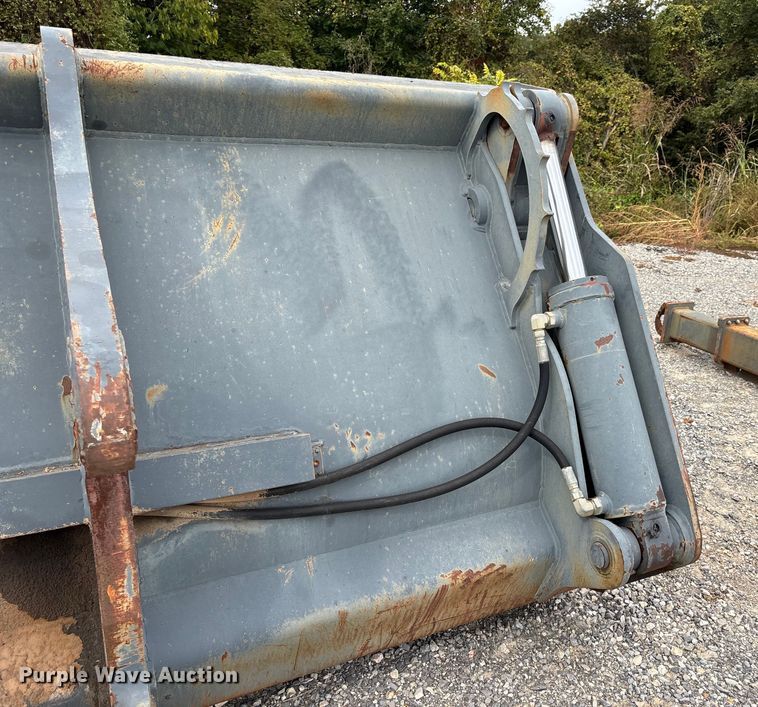 image for item DU1457 JRB 744J wheel loader four-in-one bucket