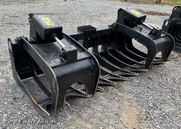 image for item DU1458 skid steer grapple bucket