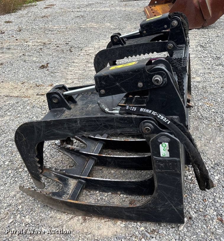 image for item DU1458 skid steer grapple bucket