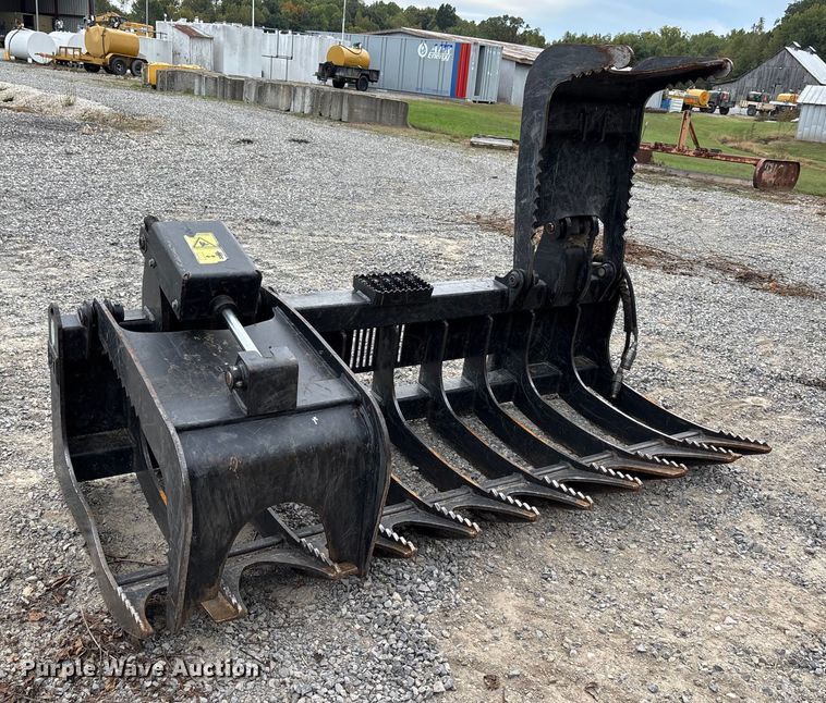 image for item DU1459 Caterpillar skid steer grapple bucket