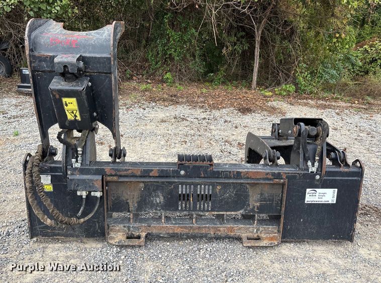 image for item DU1459 Caterpillar skid steer grapple bucket