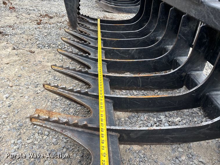 image for item DU1459 Caterpillar skid steer grapple bucket