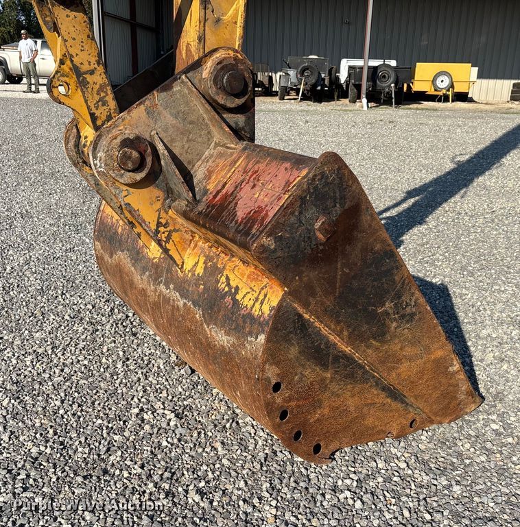 image for item DU1460 2018 Caterpillar 326F L long reach excavator