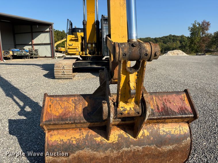 image for item DU1460 2018 Caterpillar 326F L long reach excavator
