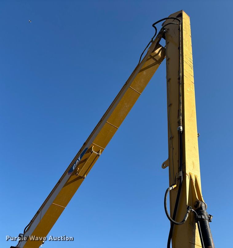 image for item DU1460 2018 Caterpillar 326F L long reach excavator