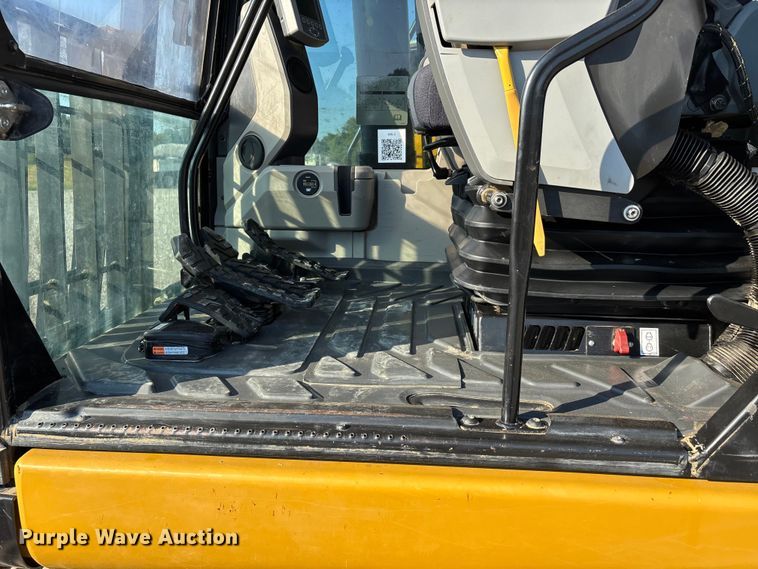 image for item DU1460 2018 Caterpillar 326F L long reach excavator