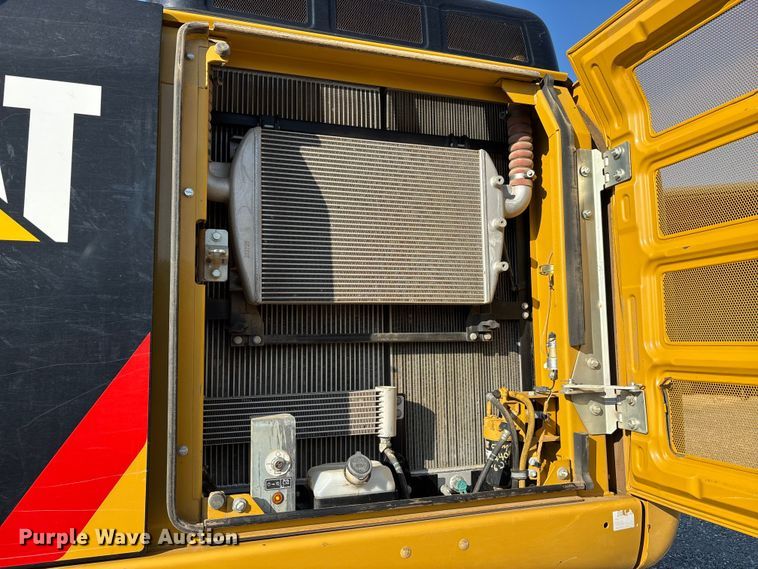 image for item DU1460 2018 Caterpillar 326F L long reach excavator