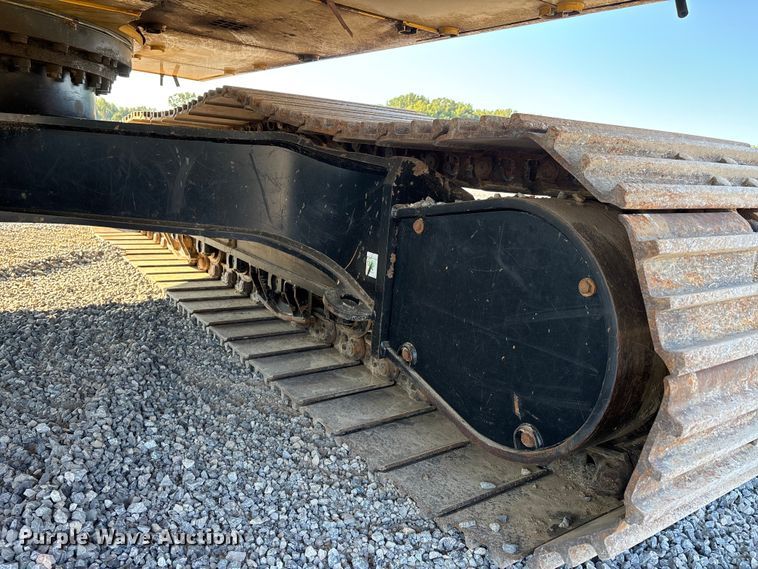 image for item DU1460 2018 Caterpillar 326F L long reach excavator