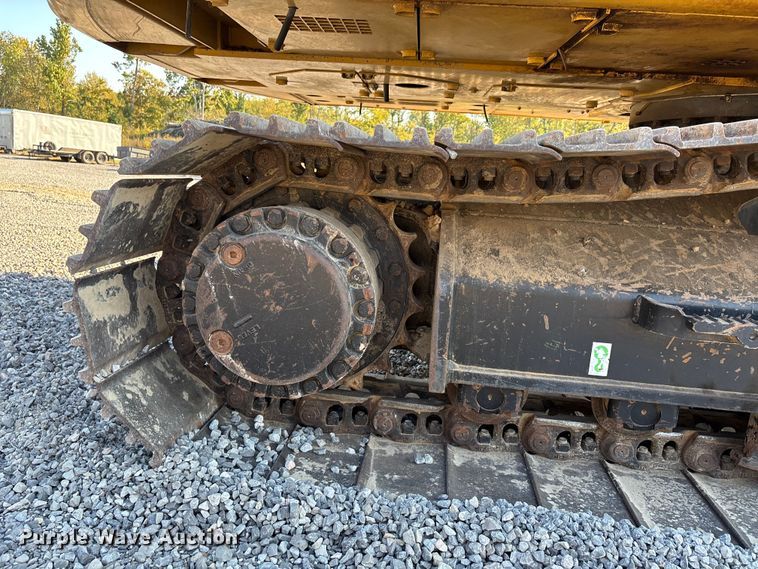 image for item DU1460 2018 Caterpillar 326F L long reach excavator