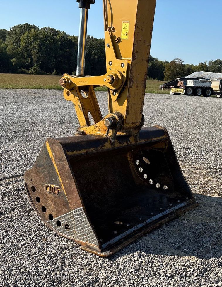 image for item DU1461 2021 Caterpillar 323 excavator