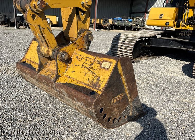 image for item DU1461 2021 Caterpillar 323 excavator