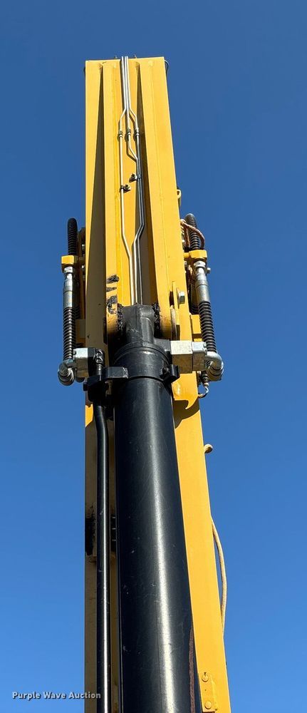 image for item DU1461 2021 Caterpillar 323 excavator