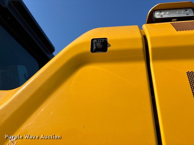 image for item DU1461 2021 Caterpillar 323 excavator