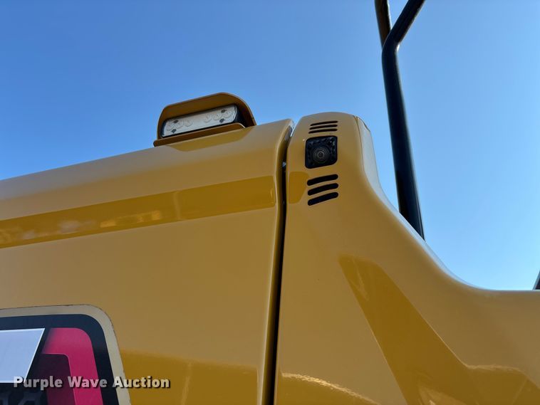 image for item DU1461 2021 Caterpillar 323 excavator