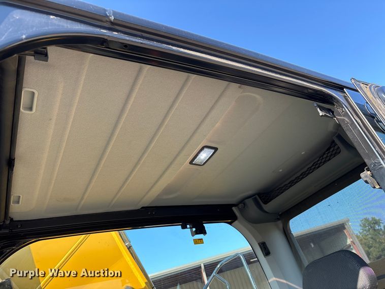 image for item DU1461 2021 Caterpillar 323 excavator