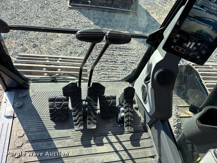 image for item DU1461 2021 Caterpillar 323 excavator