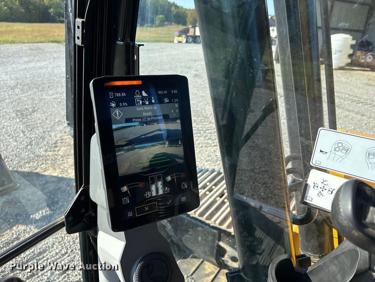 image for item DU1461 2021 Caterpillar 323 excavator