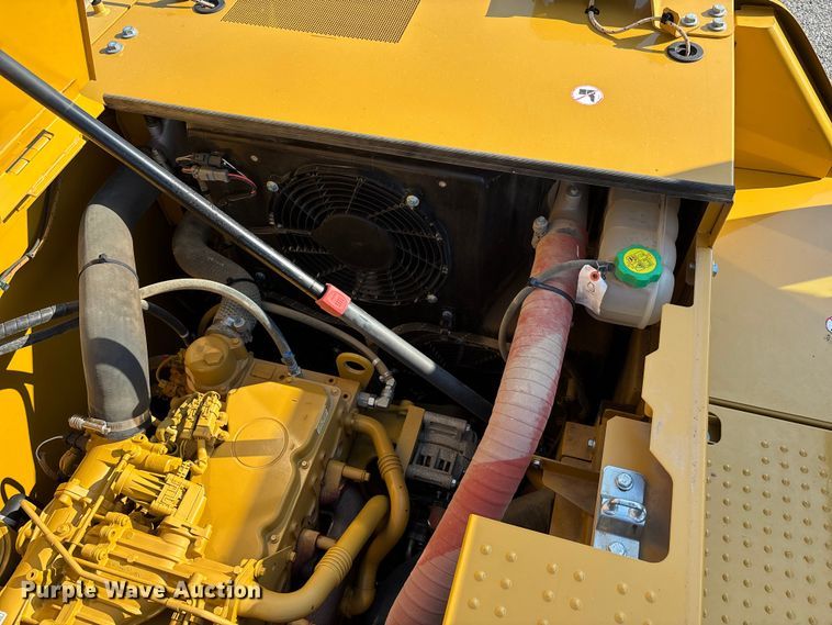 image for item DU1461 2021 Caterpillar 323 excavator