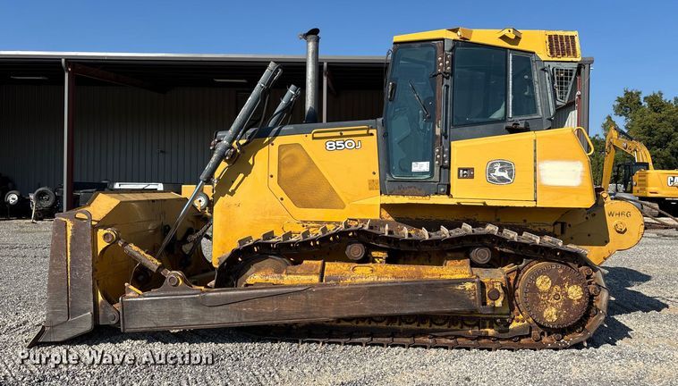 image for item DU1462 2005 John Deere 850J dozer