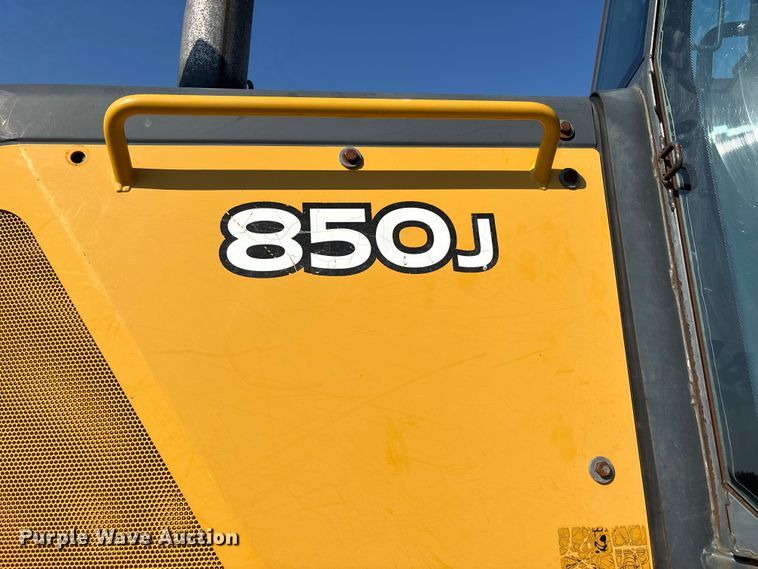 image for item DU1462 2005 John Deere 850J dozer