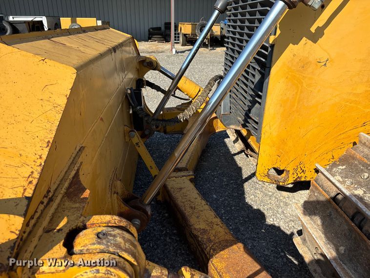 image for item DU1462 2005 John Deere 850J dozer