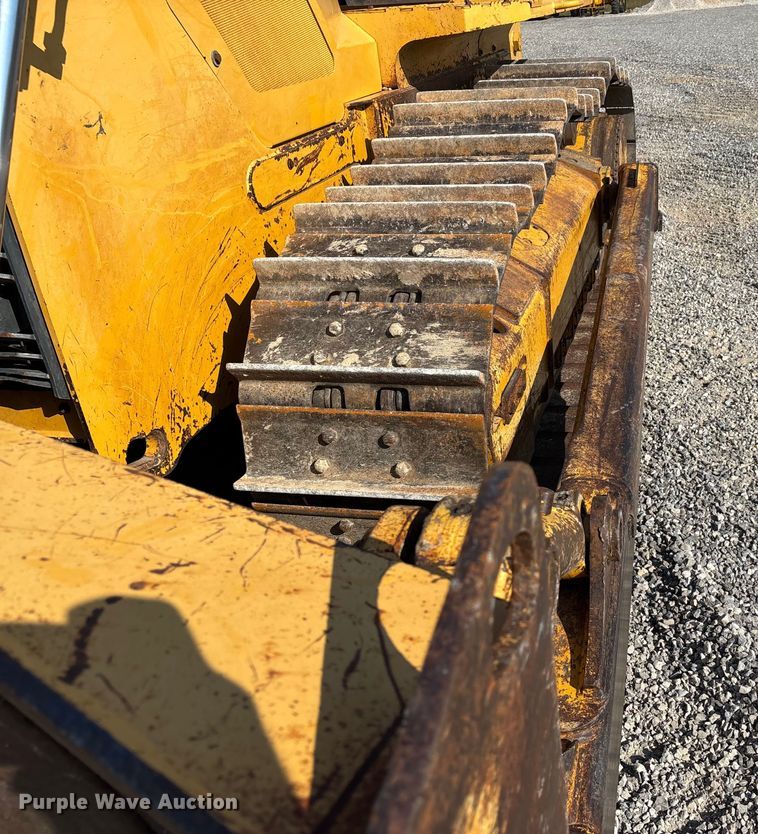 image for item DU1462 2005 John Deere 850J dozer