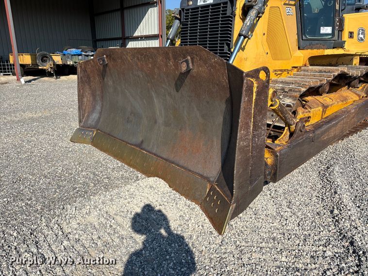 image for item DU1462 2005 John Deere 850J dozer