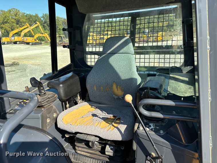 image for item DU1462 2005 John Deere 850J dozer