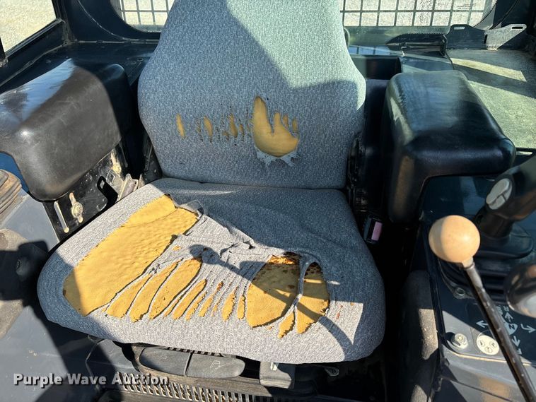 image for item DU1462 2005 John Deere 850J dozer