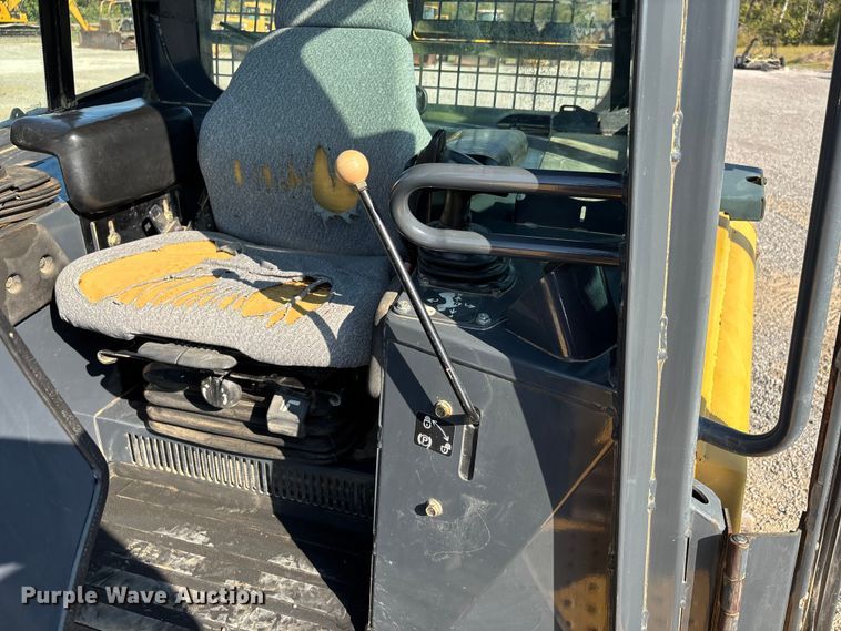 image for item DU1462 2005 John Deere 850J dozer