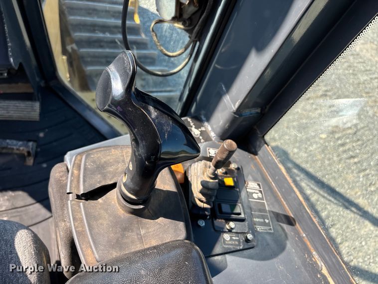 image for item DU1462 2005 John Deere 850J dozer