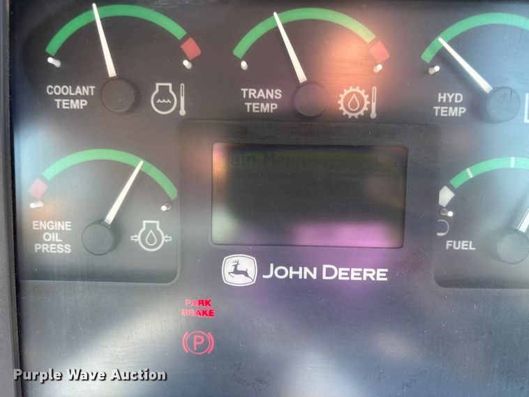 image for item DU1462 2005 John Deere 850J dozer