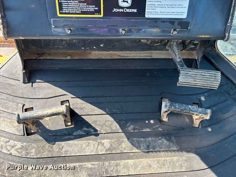 image for item DU1462 2005 John Deere 850J dozer