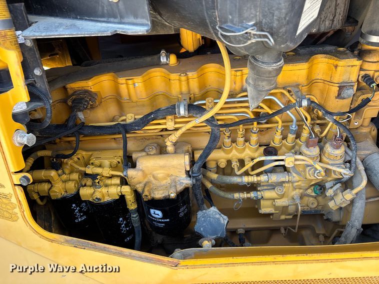 image for item DU1462 2005 John Deere 850J dozer