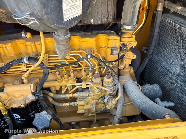 image for item DU1462 2005 John Deere 850J dozer