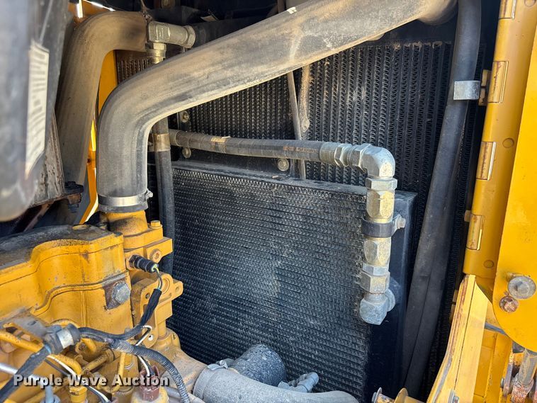 image for item DU1462 2005 John Deere 850J dozer