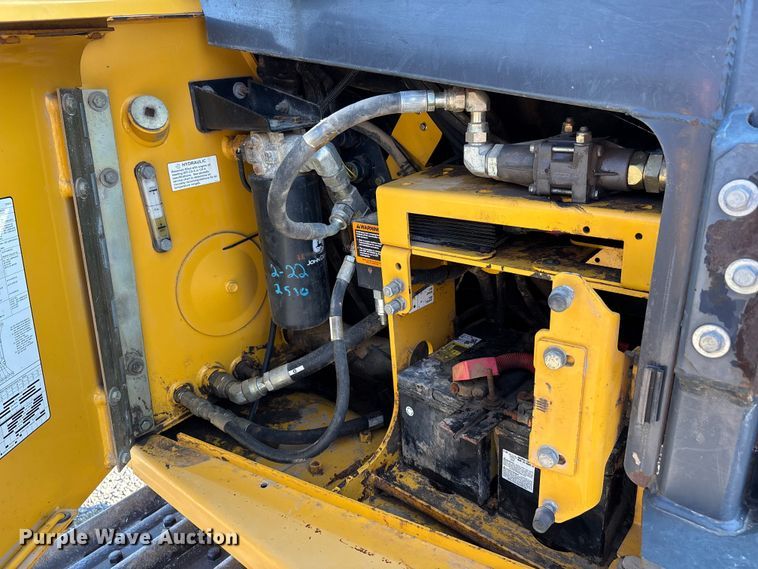 image for item DU1462 2005 John Deere 850J dozer