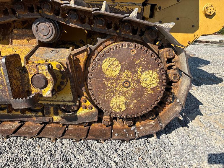 image for item DU1462 2005 John Deere 850J dozer