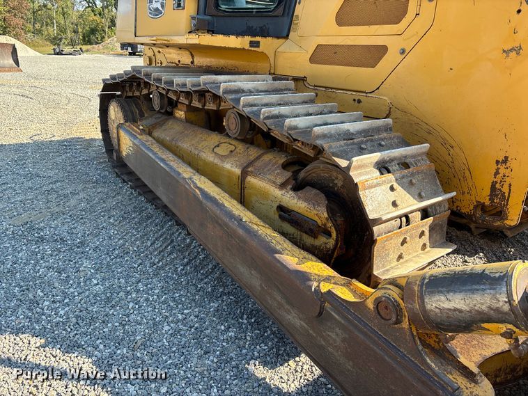 image for item DU1462 2005 John Deere 850J dozer