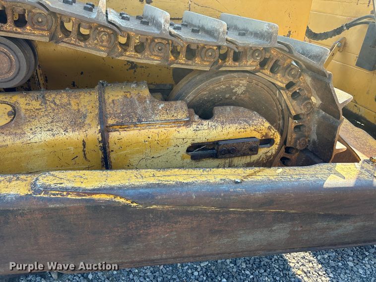 image for item DU1462 2005 John Deere 850J dozer