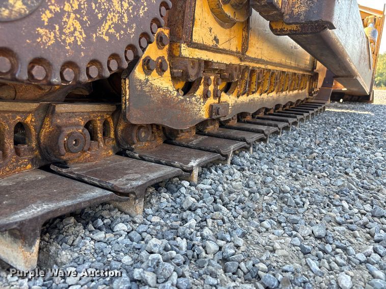 image for item DU1462 2005 John Deere 850J dozer