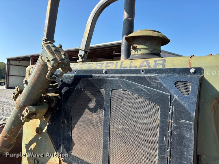 image for item DU1463 1984 Caterpillar D7G dozer