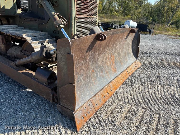 image for item DU1463 1984 Caterpillar D7G dozer