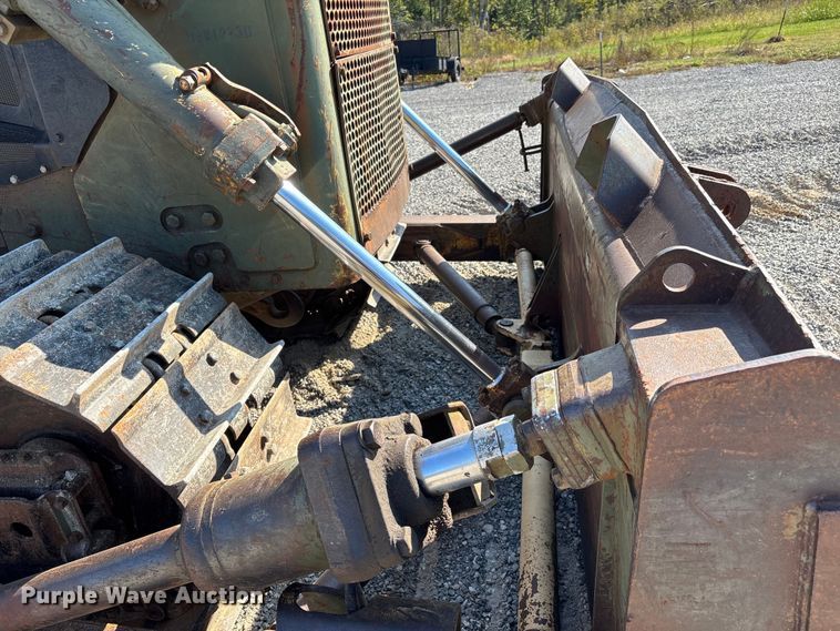 image for item DU1463 1984 Caterpillar D7G dozer
