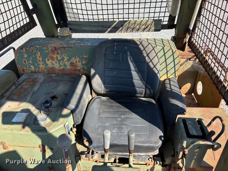 image for item DU1463 1984 Caterpillar D7G dozer